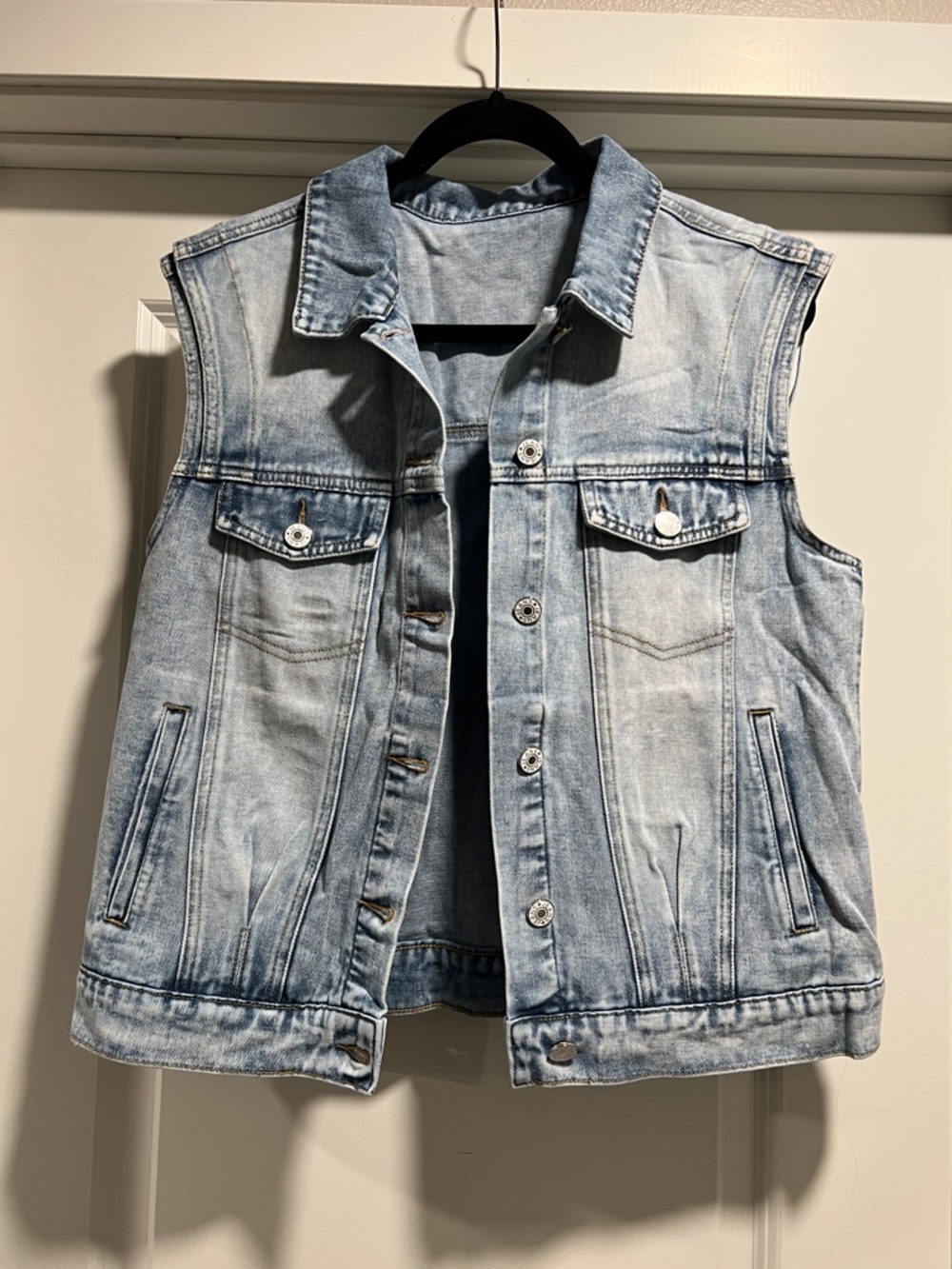 Women’s Light Blue Faded Denim Vest -Size M NWOT